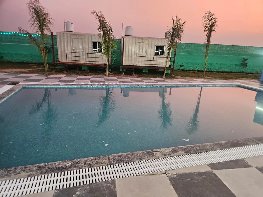 Pre-wedding shoot location near Jaipur at Clyrova Farmhouse